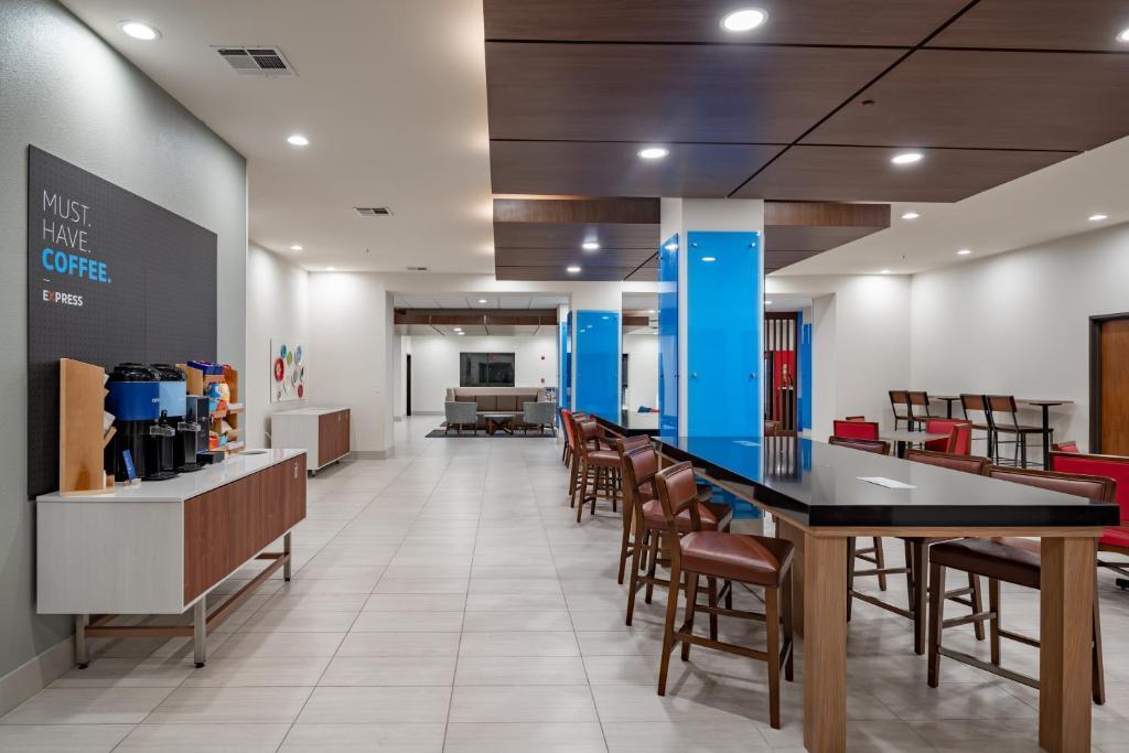 Holiday Inn Express & Suites N Waco Area - West By Ihg Ngoại thất bức ảnh